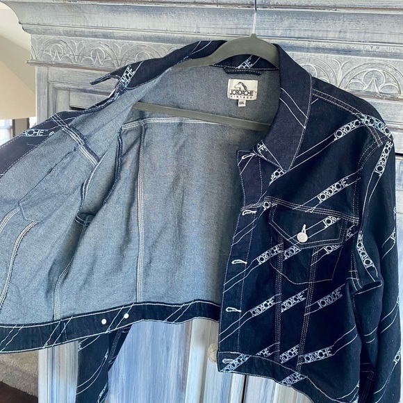 Jordache RINSE DIAGONAL LOGO PRINT SHRUNKEN JACKET - Picture 13 of 14